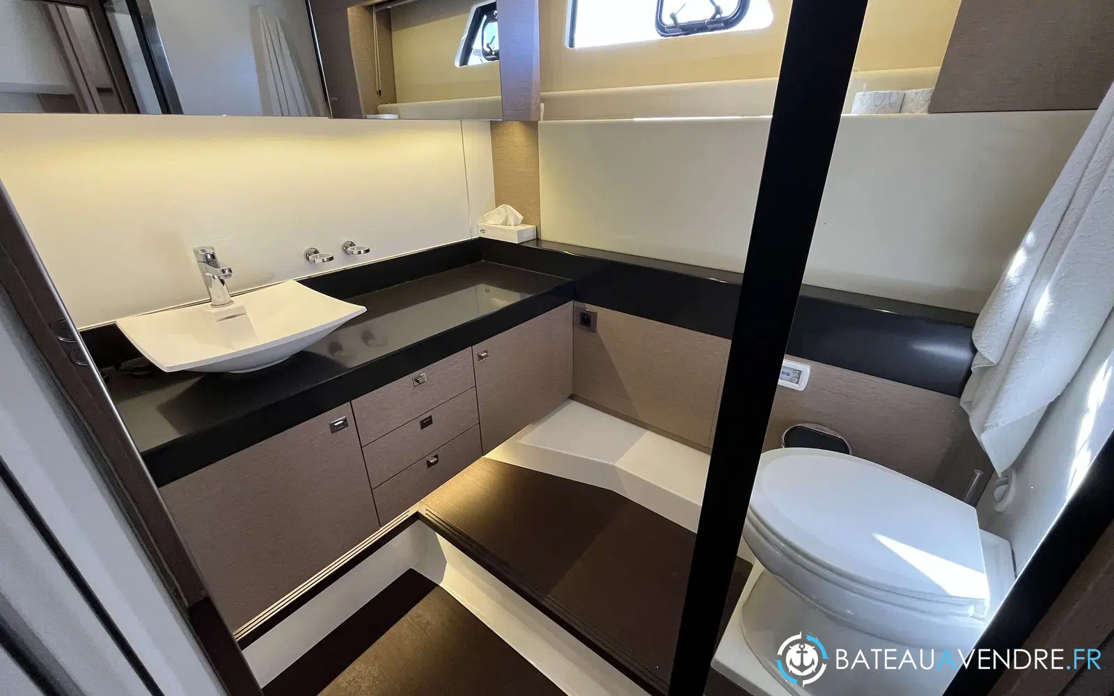 slider 18 Prestige Yachts 560 S