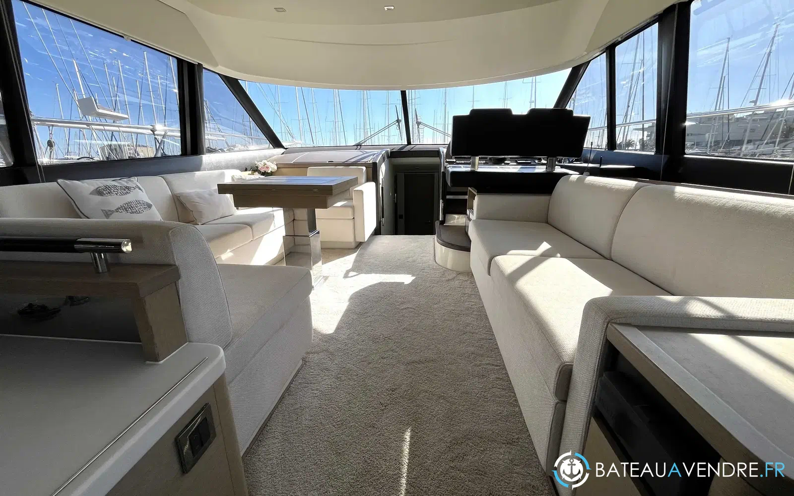 slider 2 Prestige Yachts 560 S