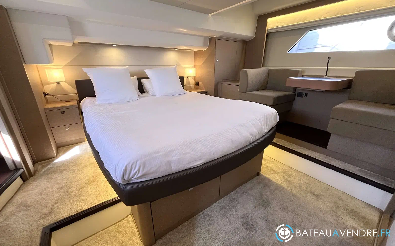 slider 4 Prestige Yachts 560 S
