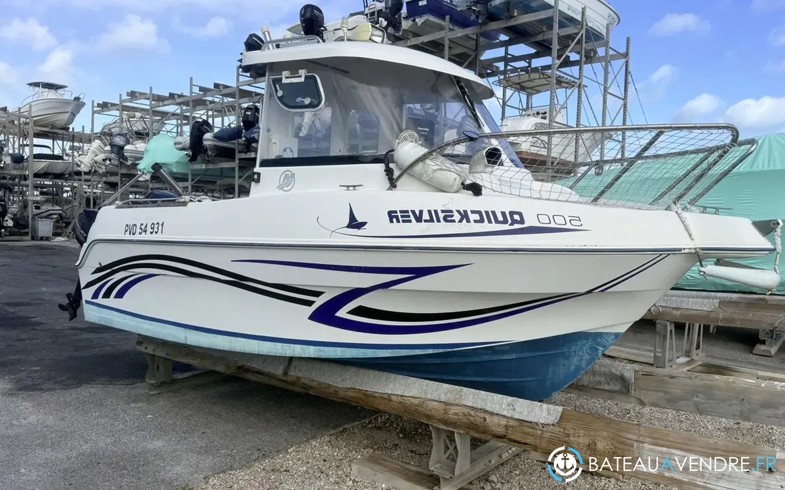 slider 2 Quicksilver 500 Pilothouse