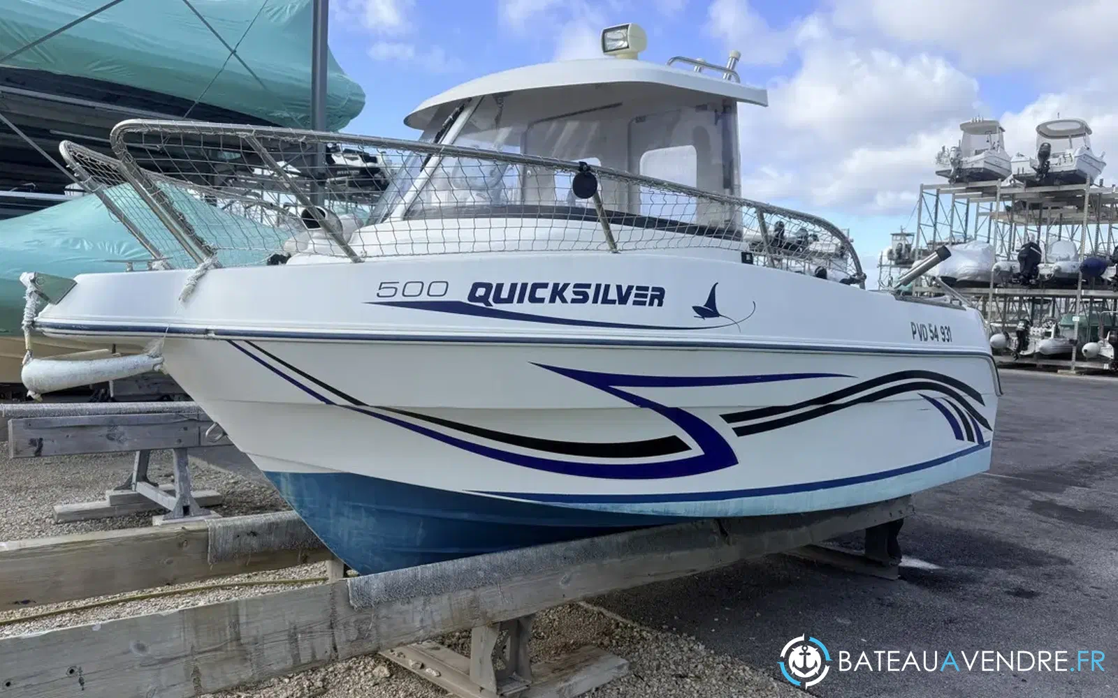 slider 3 Quicksilver 500 Pilothouse