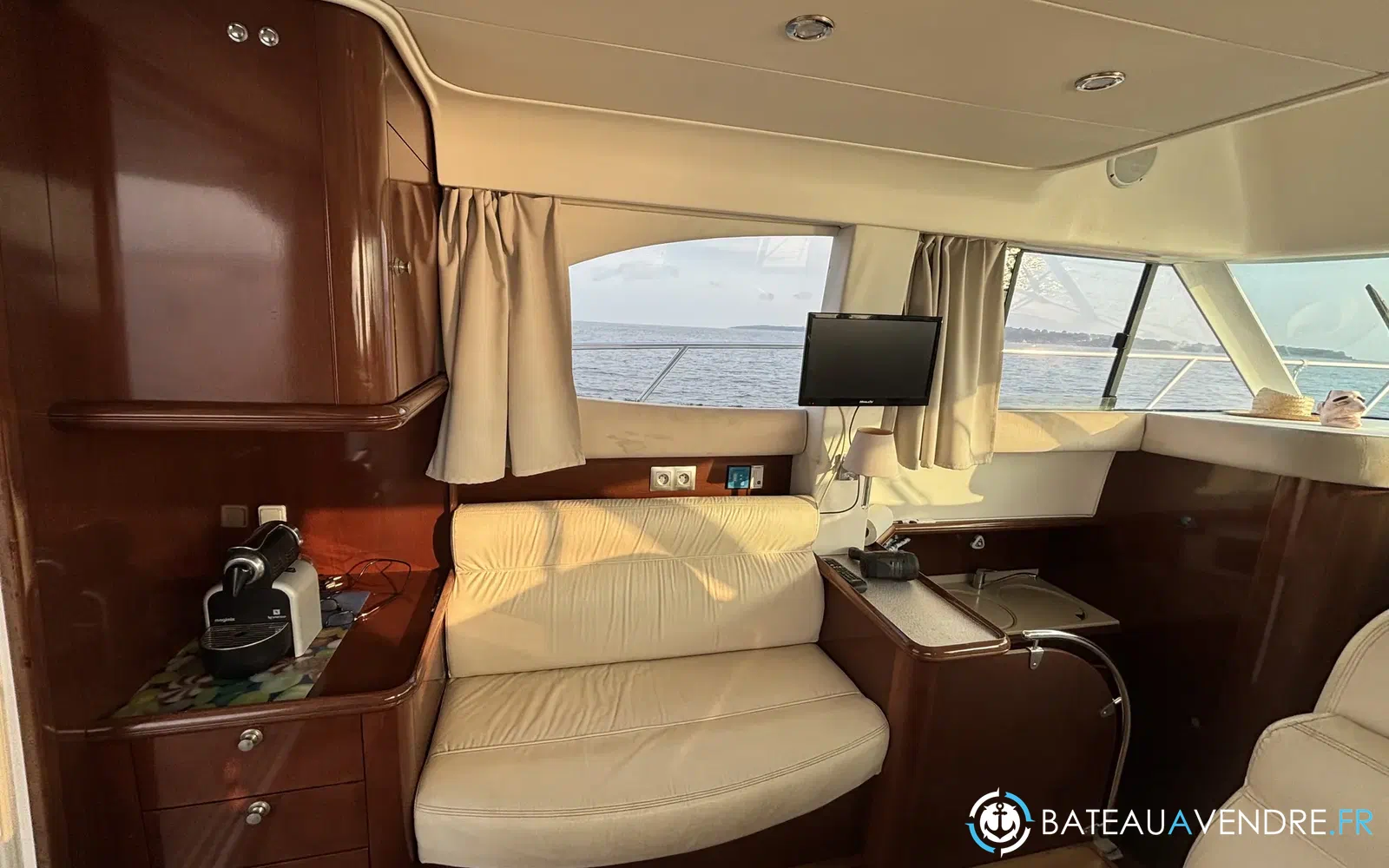 slider 27 Jeanneau Prestige 36