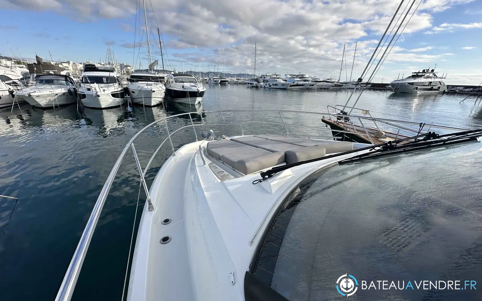slider 11 Prestige Yachts 460 Fly
