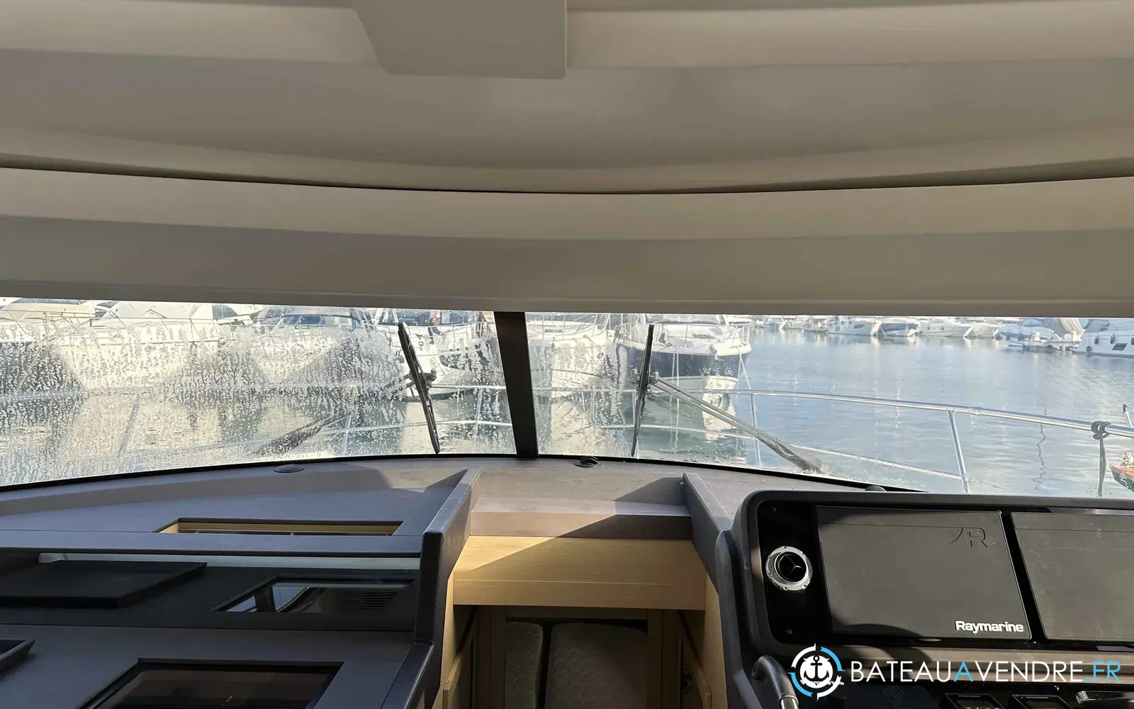 slider 18 Prestige Yachts 460 Fly