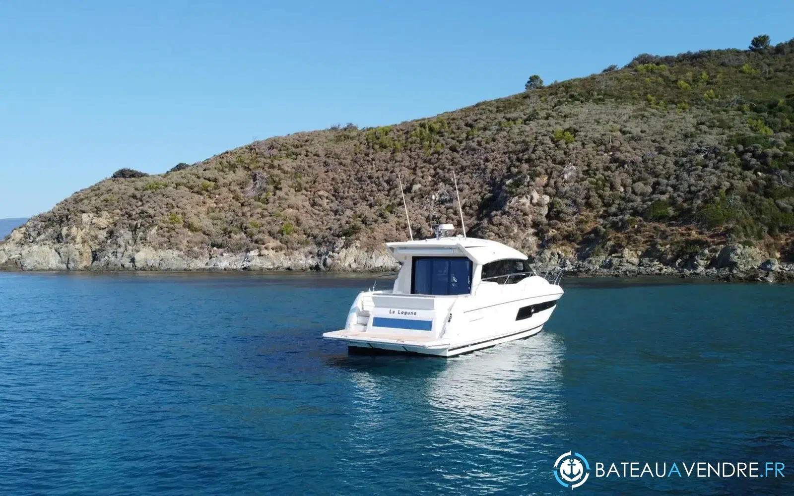 slider 1 Prestige Yachts 460 Fly