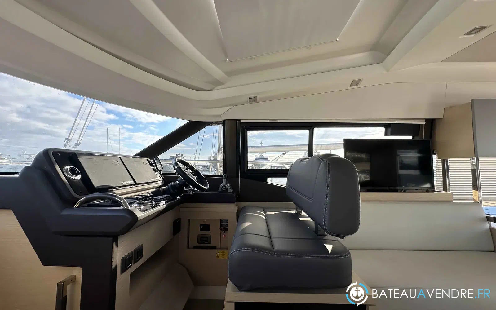 slider 19 Prestige Yachts 460 Fly