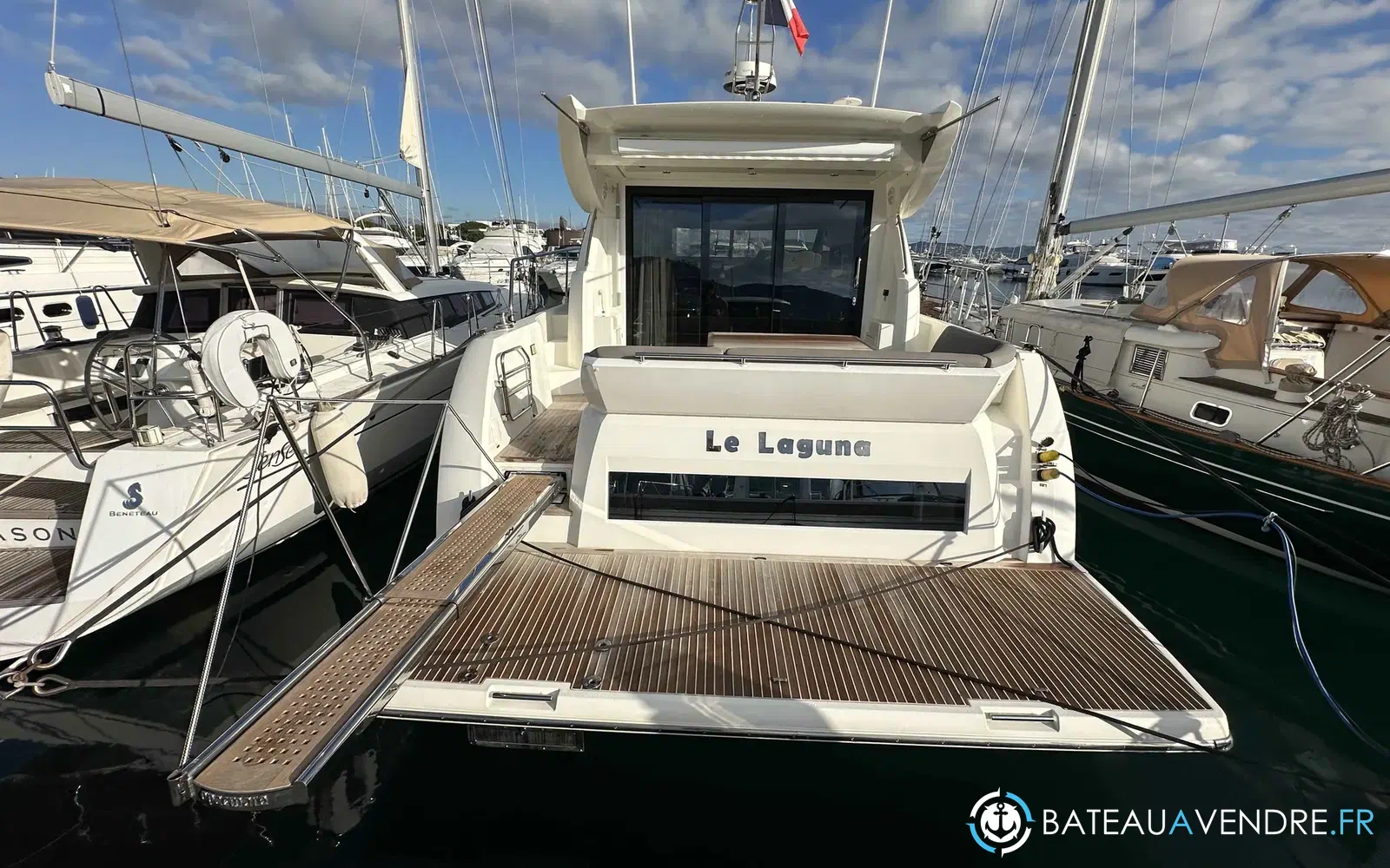 slider 3 Prestige Yachts 460 Fly