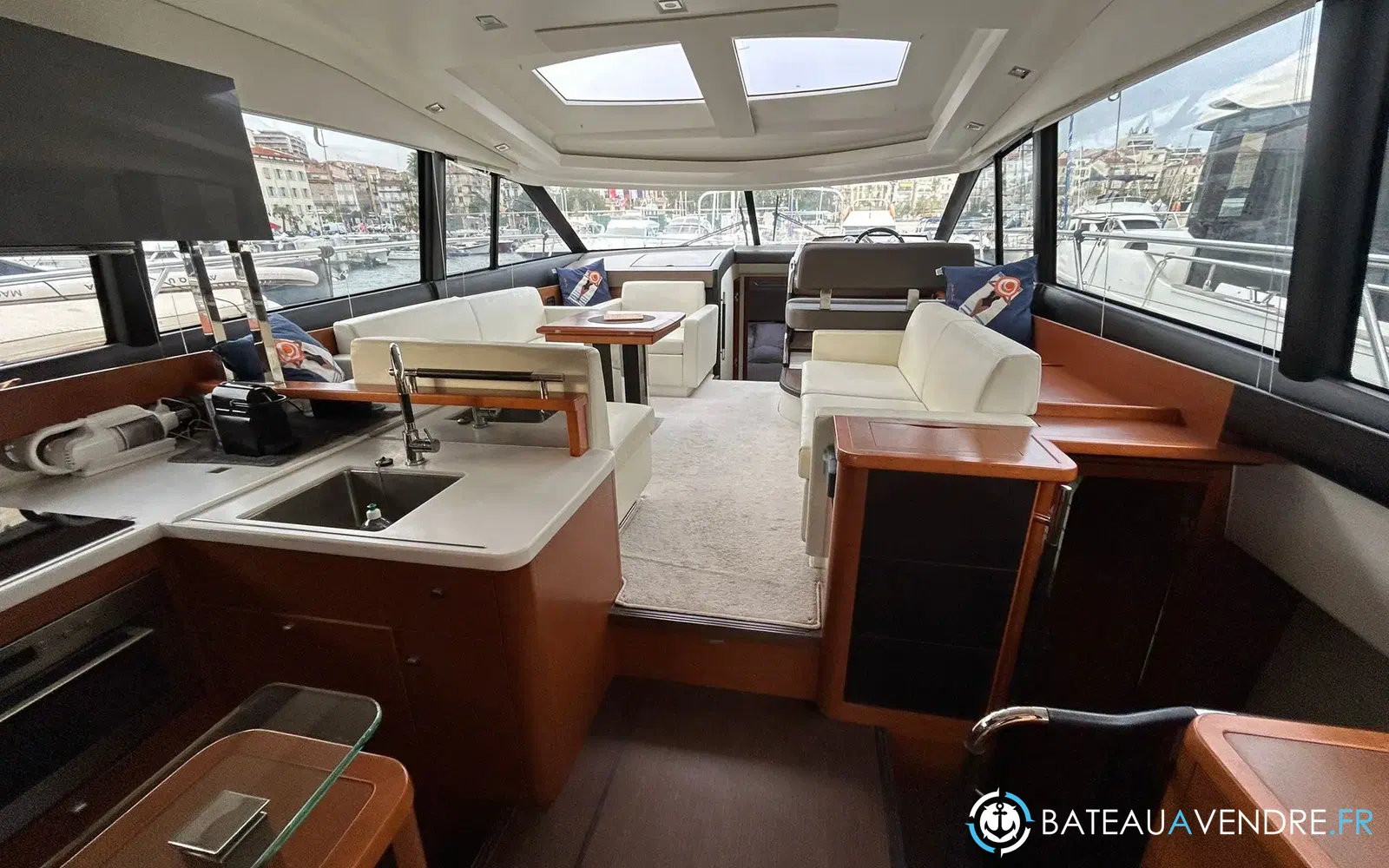 slider 1 Prestige Yachts 500 S