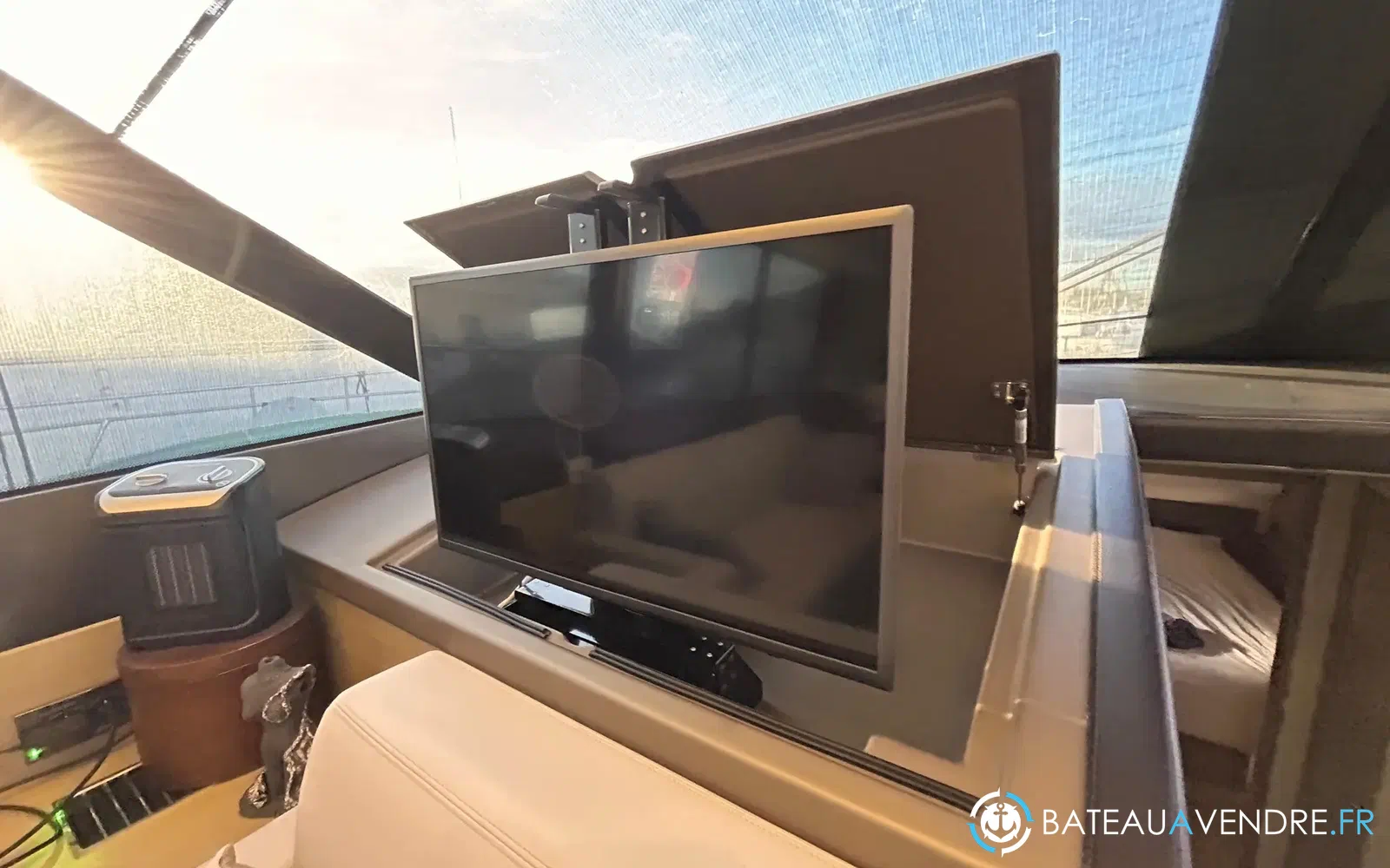 slider 19 Prestige Yachts 560 S