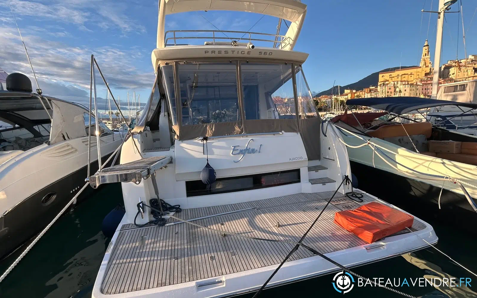 slider 2 Prestige Yachts 560 S