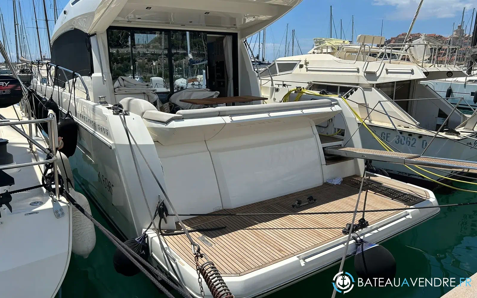 slider 2 Prestige Yachts 520 S
