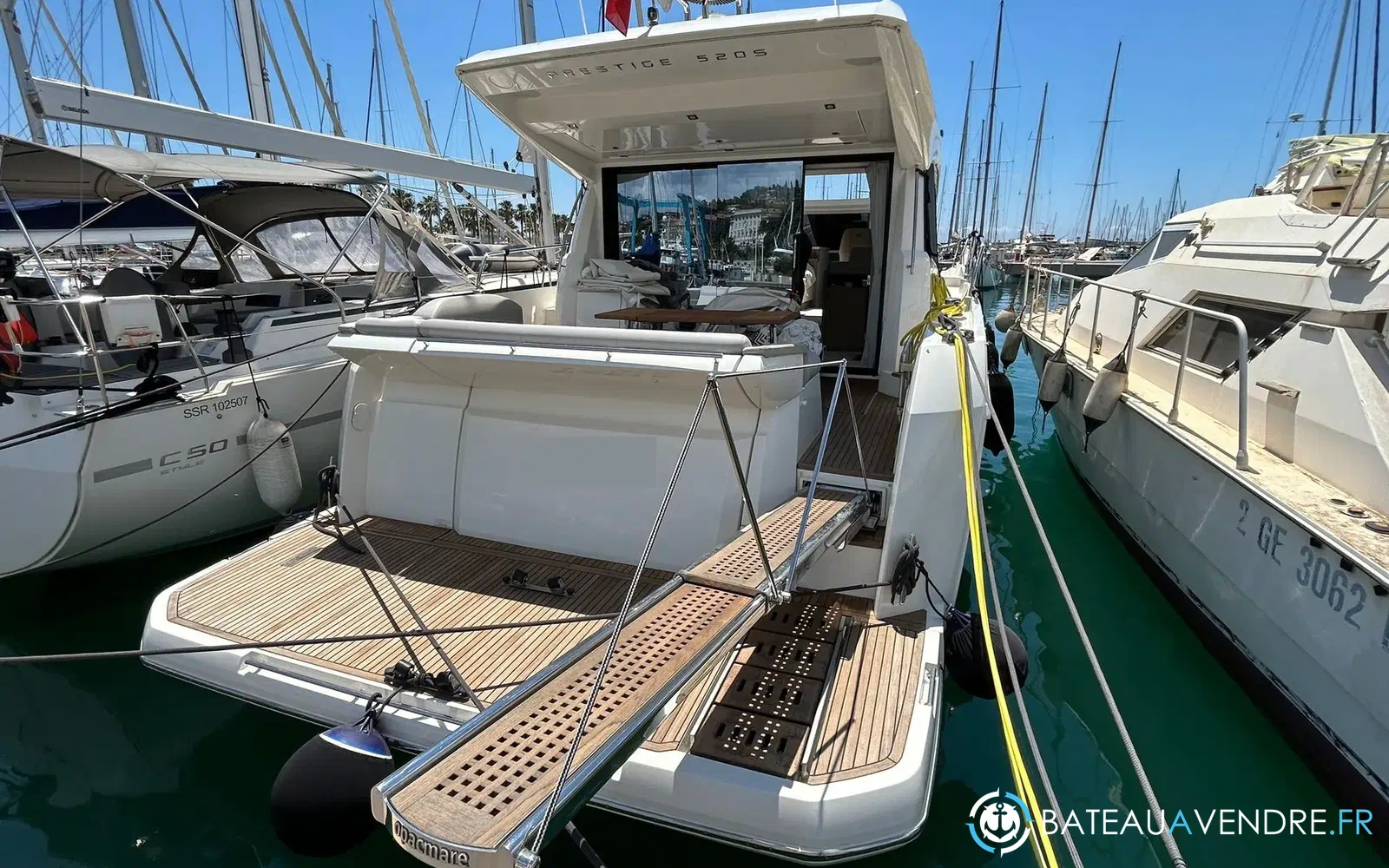 slider 3 Prestige Yachts 520 S