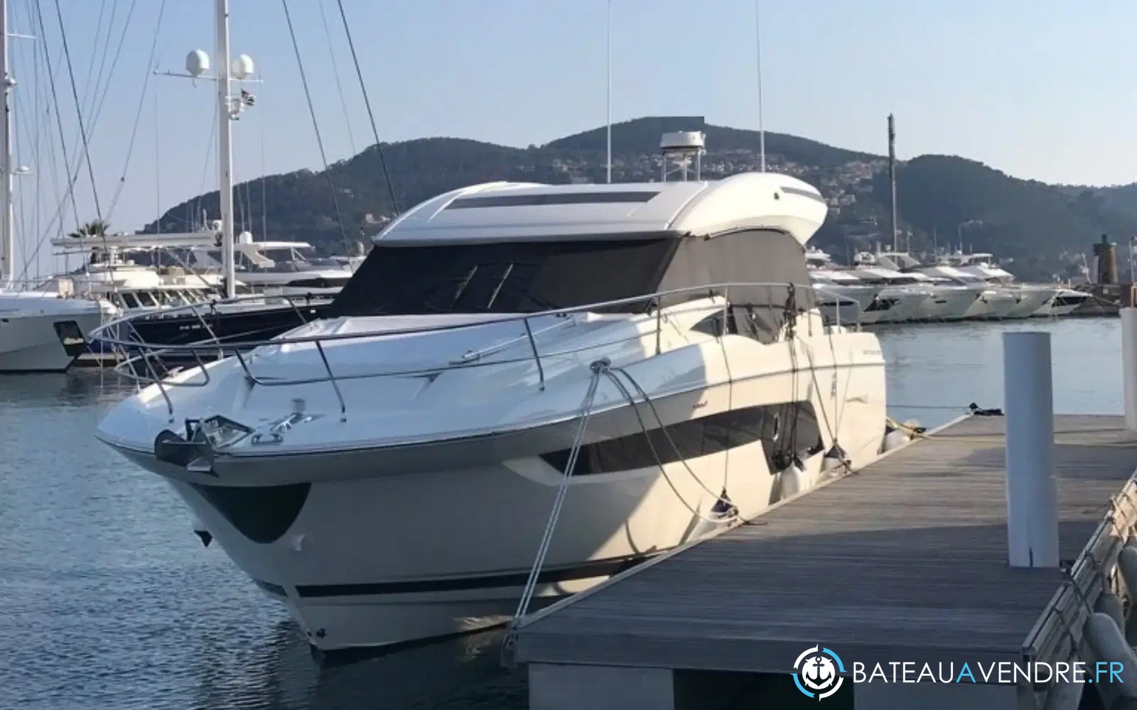 slider 4 Prestige Yachts 520 S