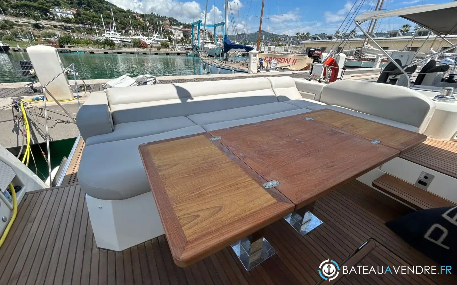 slider 6 Prestige Yachts 520 S