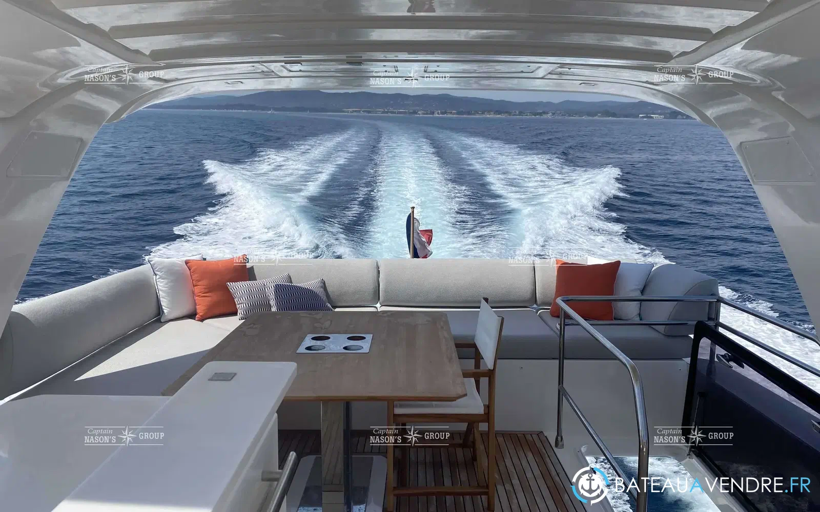 slider 15 Prestige Yachts PRESTIGE 630