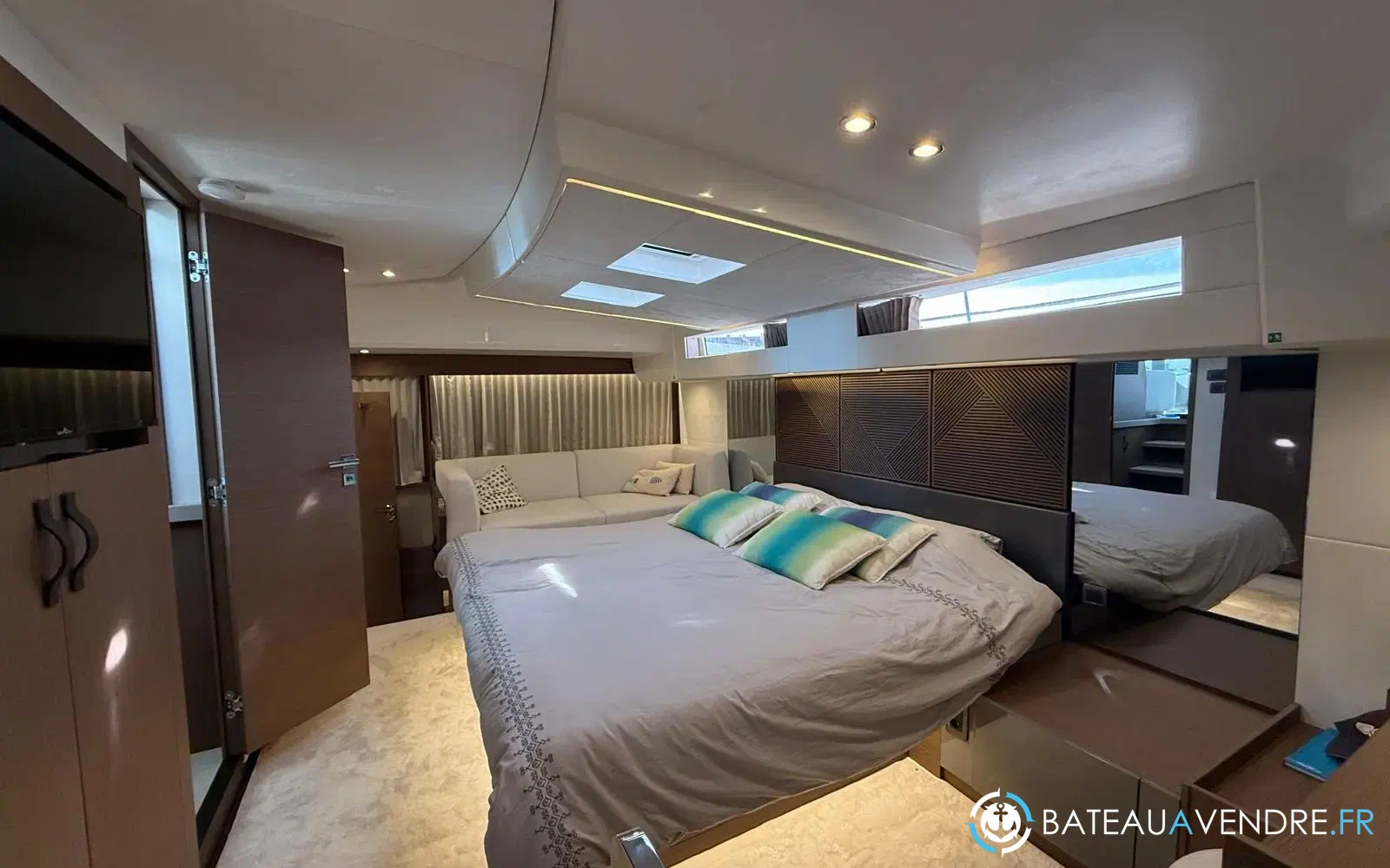 slider 9 Prestige Yachts M48