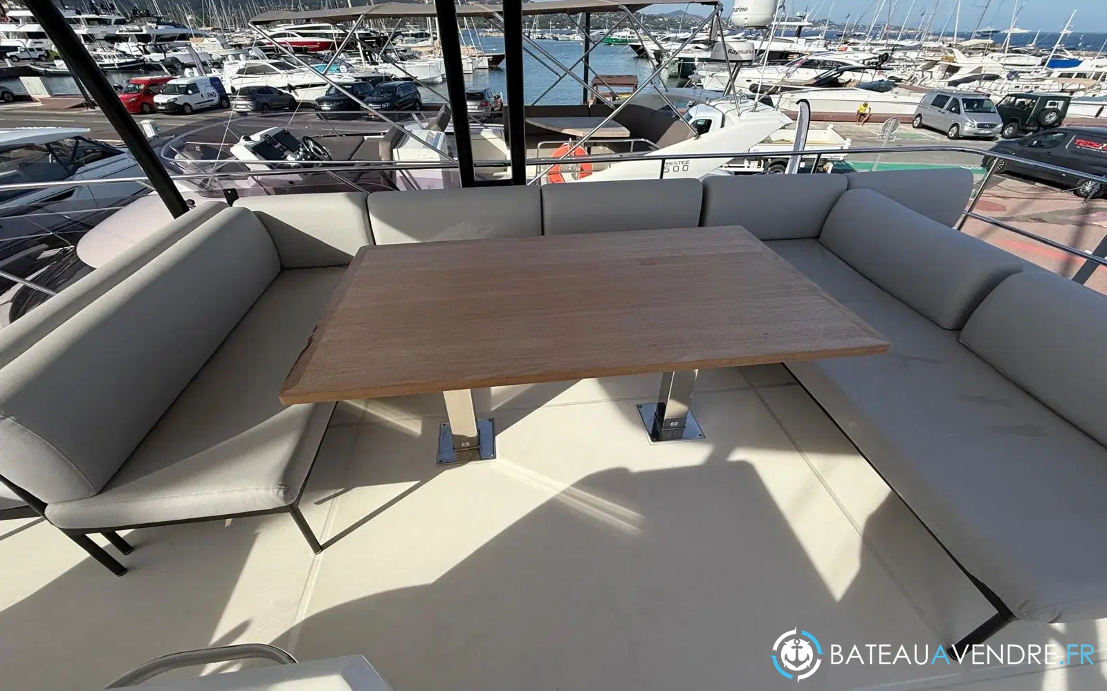 slider 17 Prestige Yachts M48