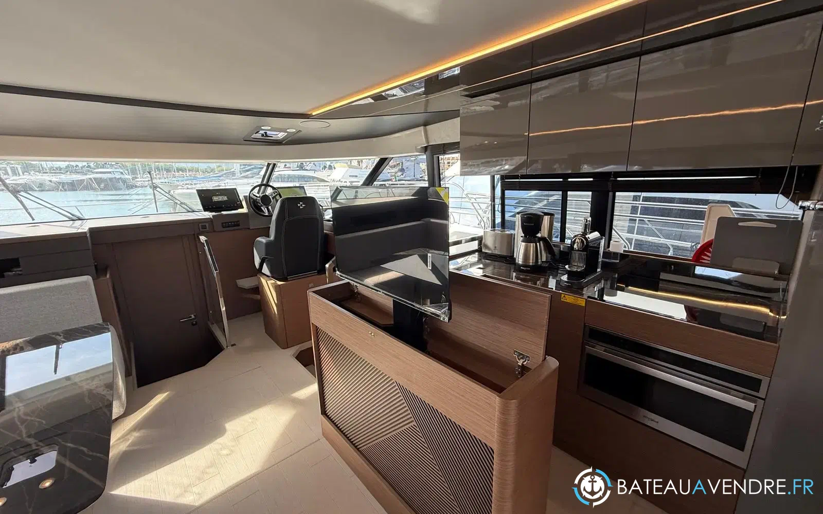 slider 3 Prestige Yachts M48