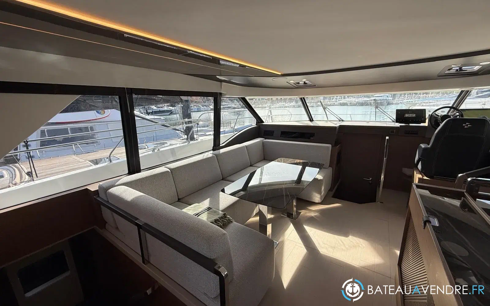 slider 5 Prestige Yachts M48