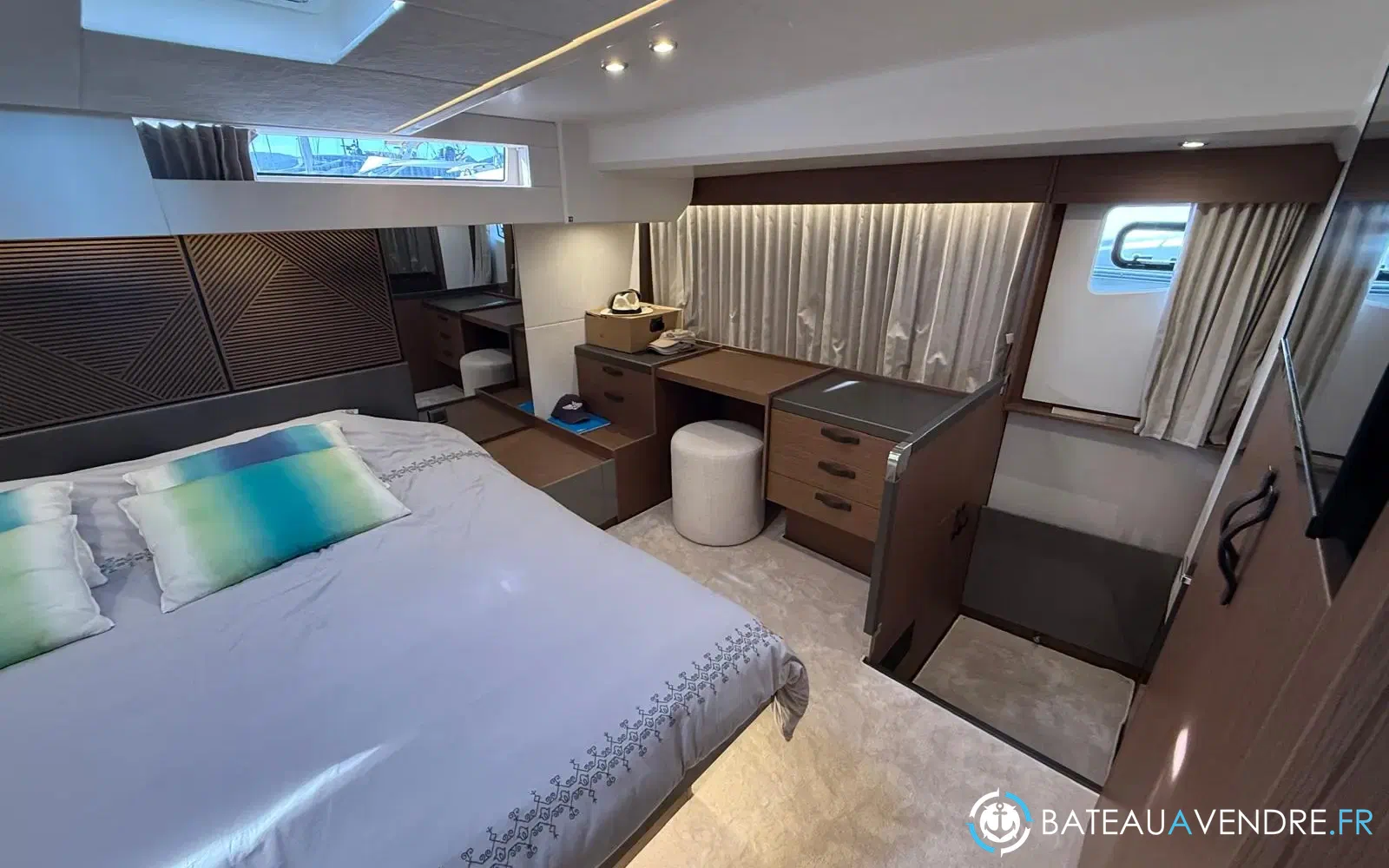 slider 8 Prestige Yachts M48