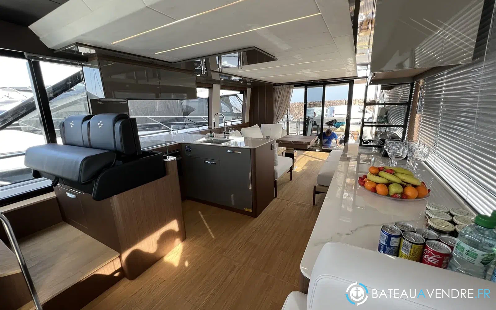 slider 18 Prestige Yachts X60