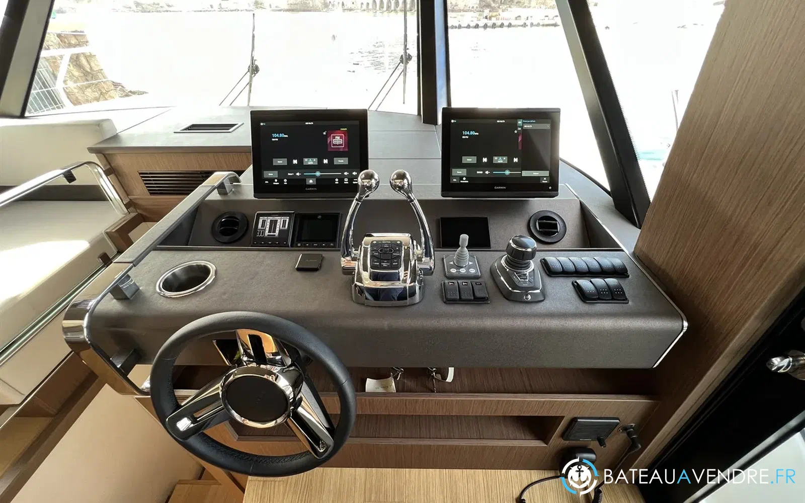 slider 19 Prestige Yachts X60