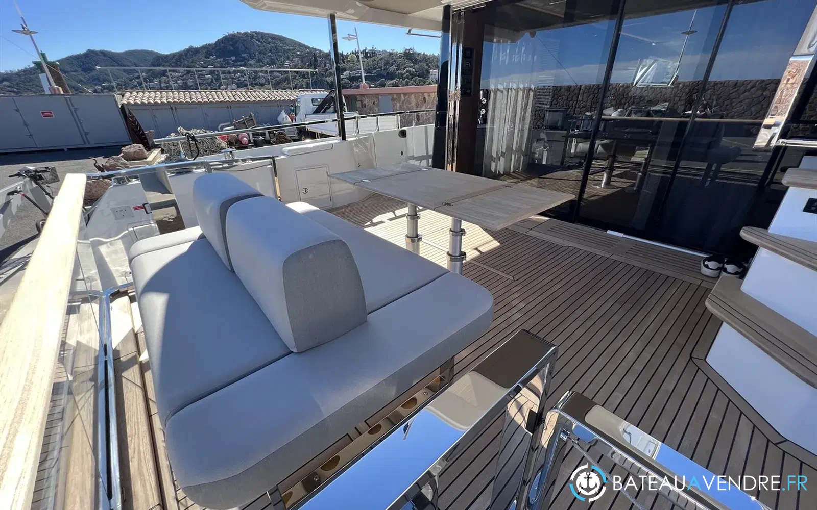 slider 3 Prestige Yachts X60