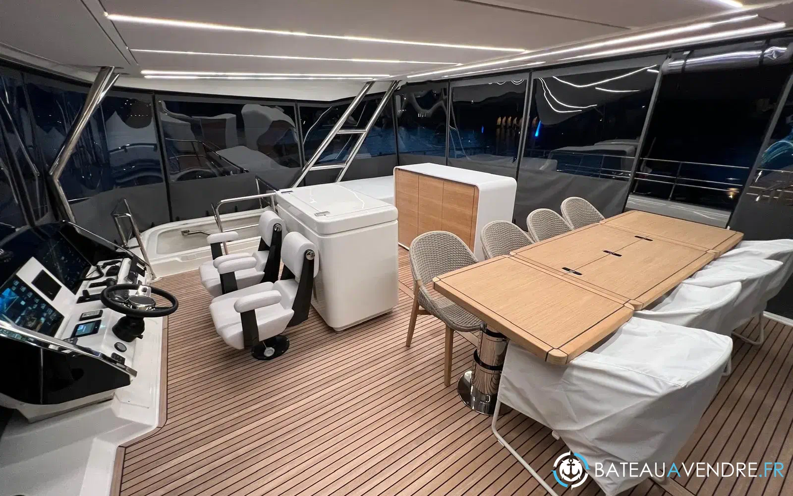 slider 13 Prestige Yachts M8