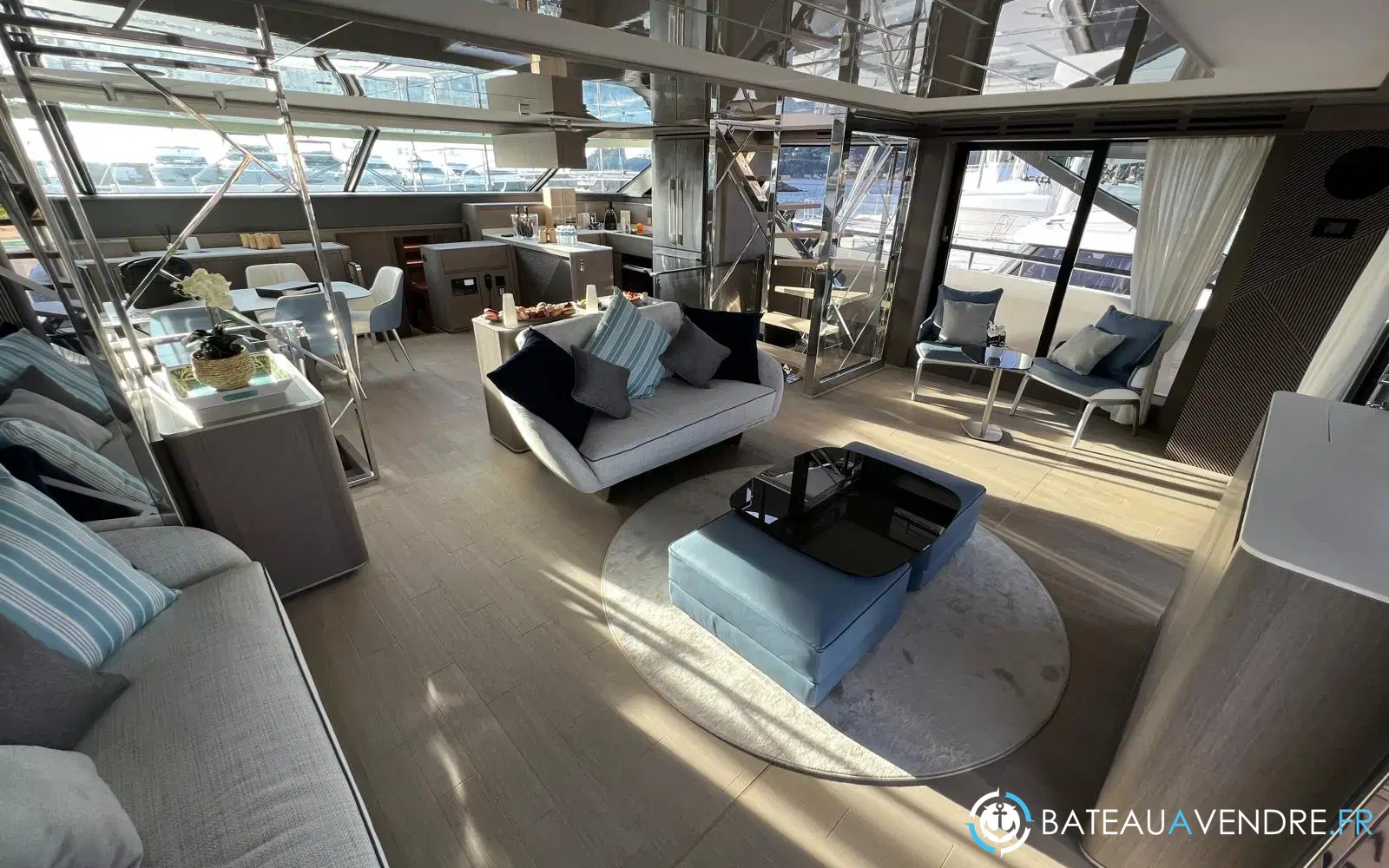 slider 16 Prestige Yachts M8
