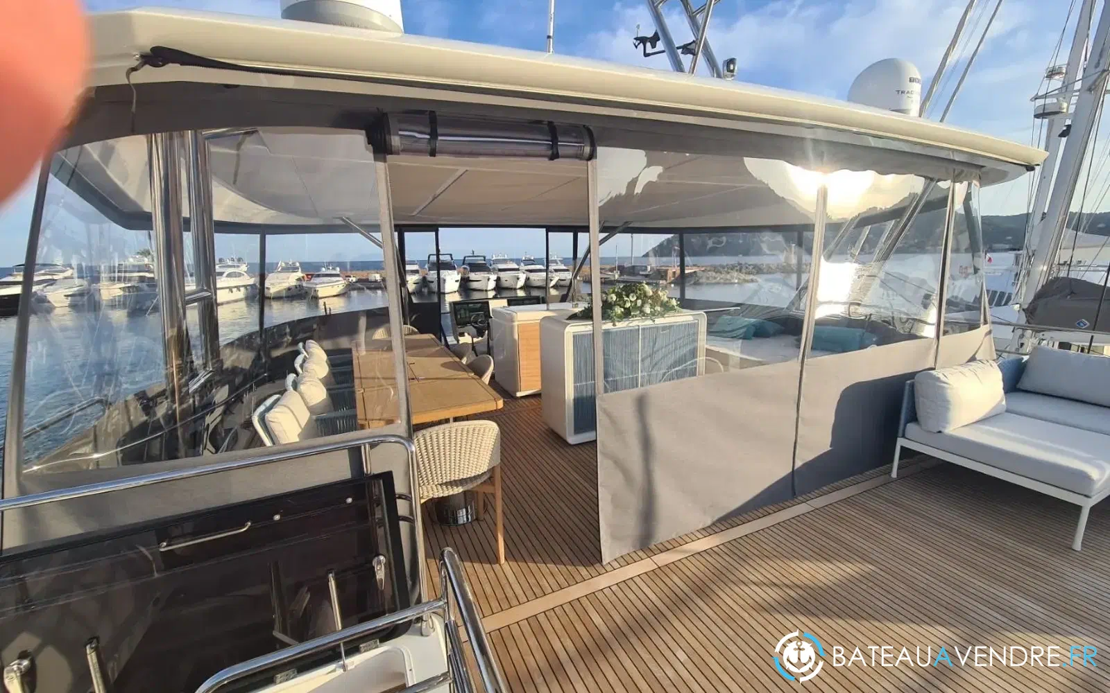 slider 7 Prestige Yachts M8