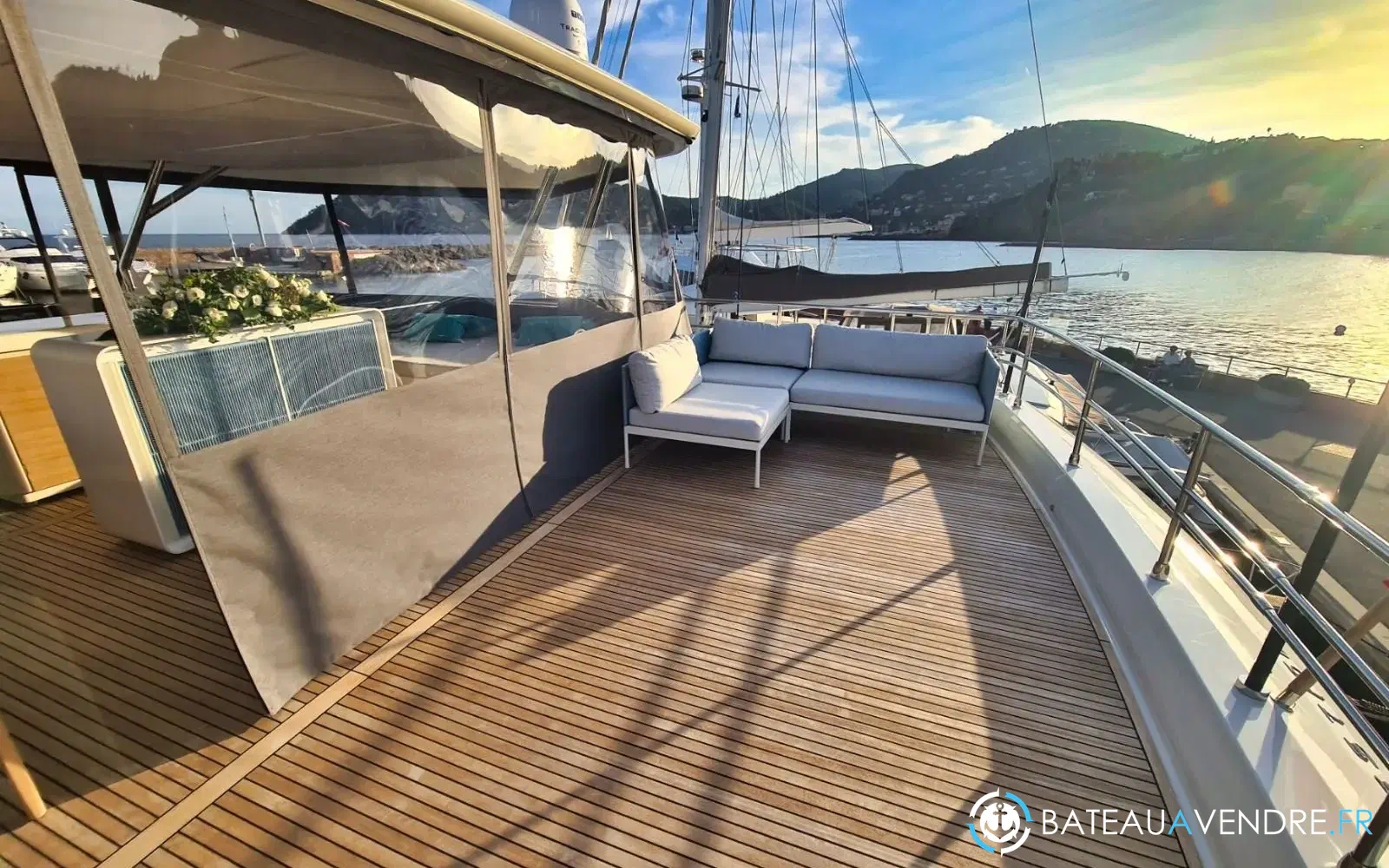slider 8 Prestige Yachts M8
