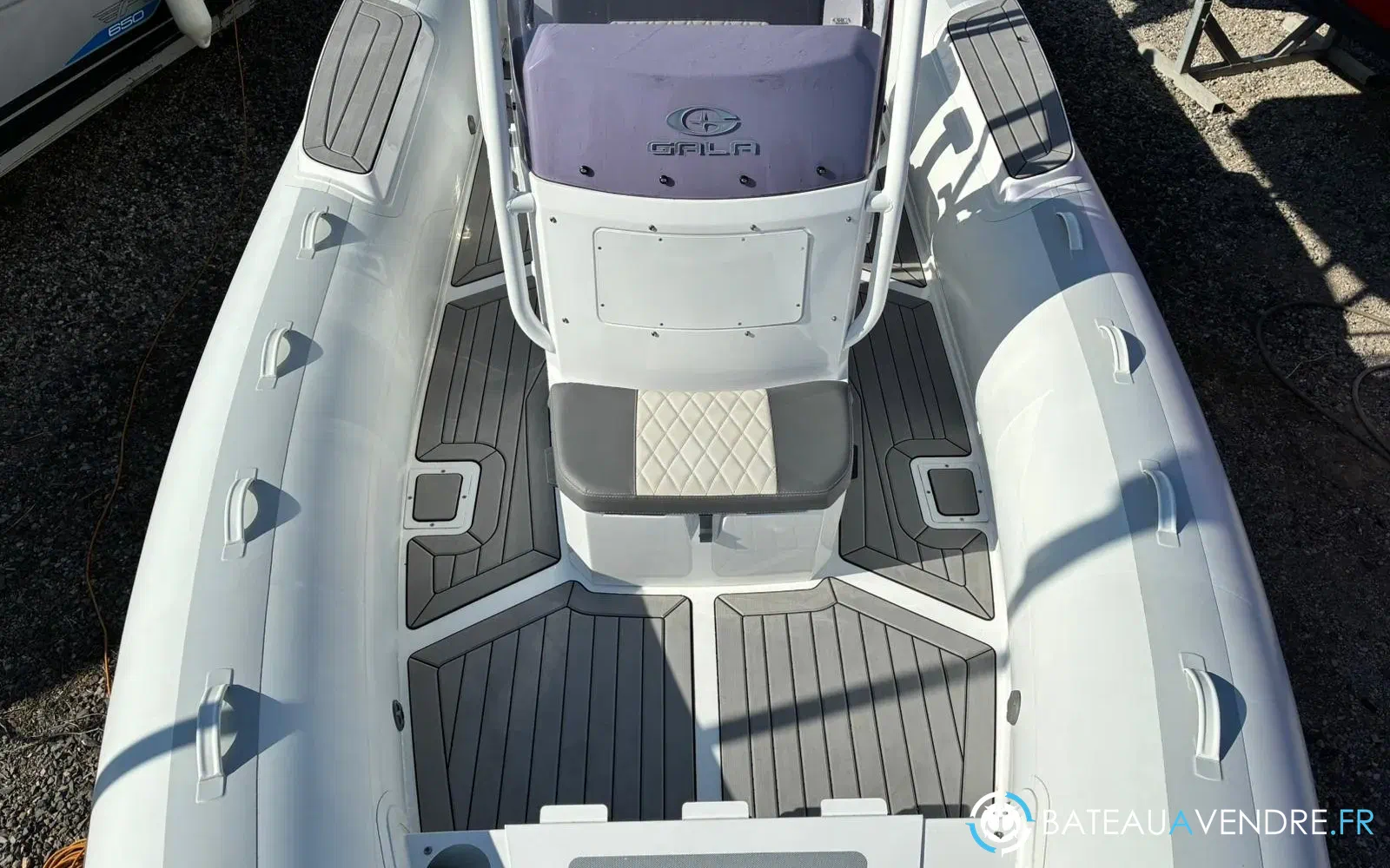 slider 10 Gala Boats V7