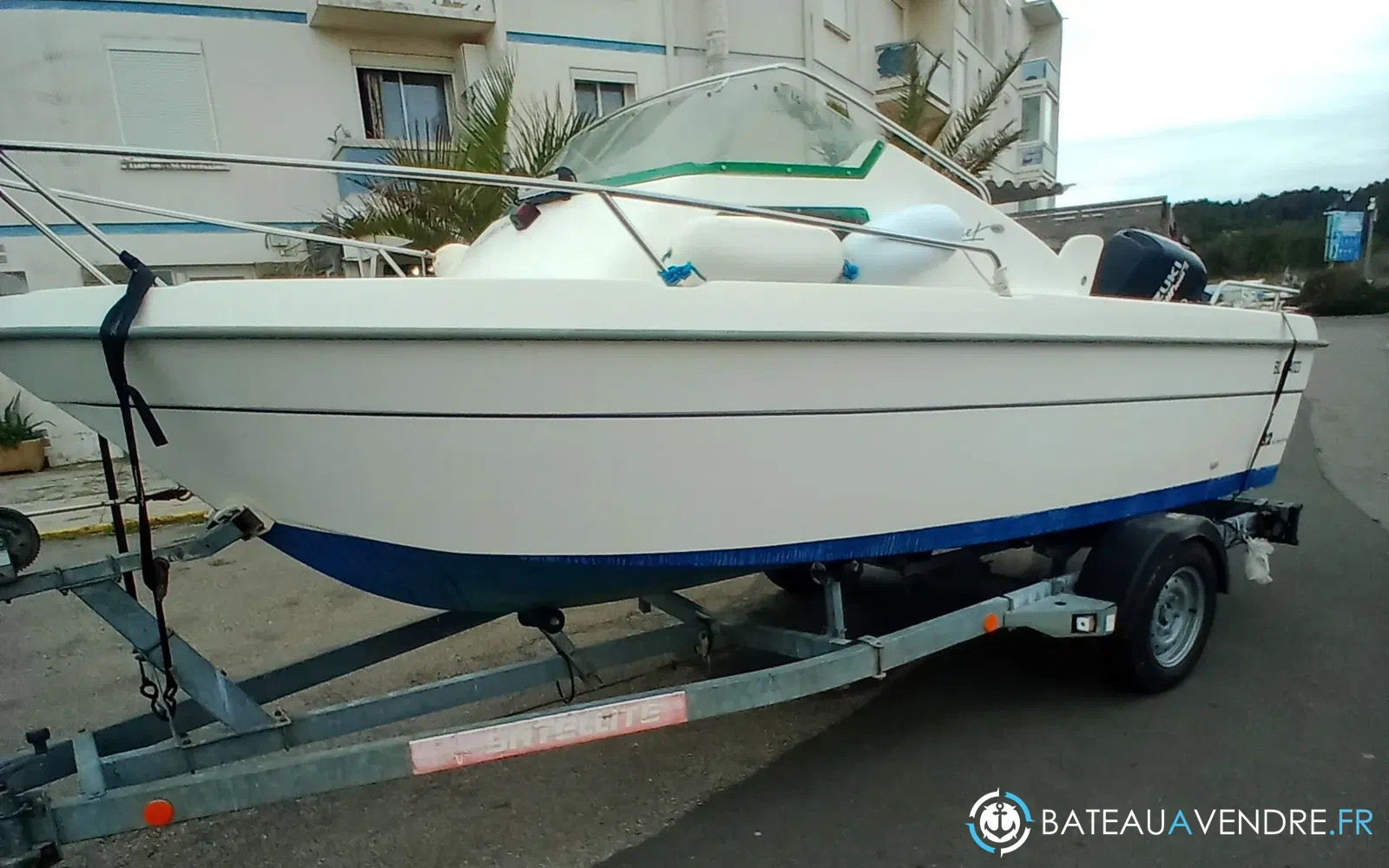 slider 1 B2 Marine Cap Ferret S II