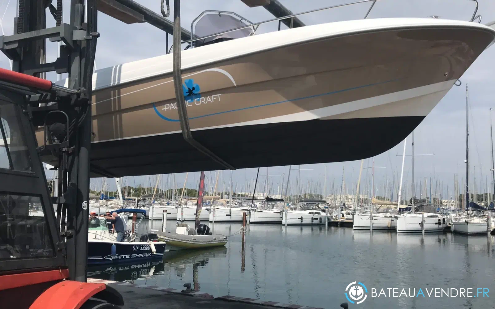 slider 3 Pacific Craft 625 Open