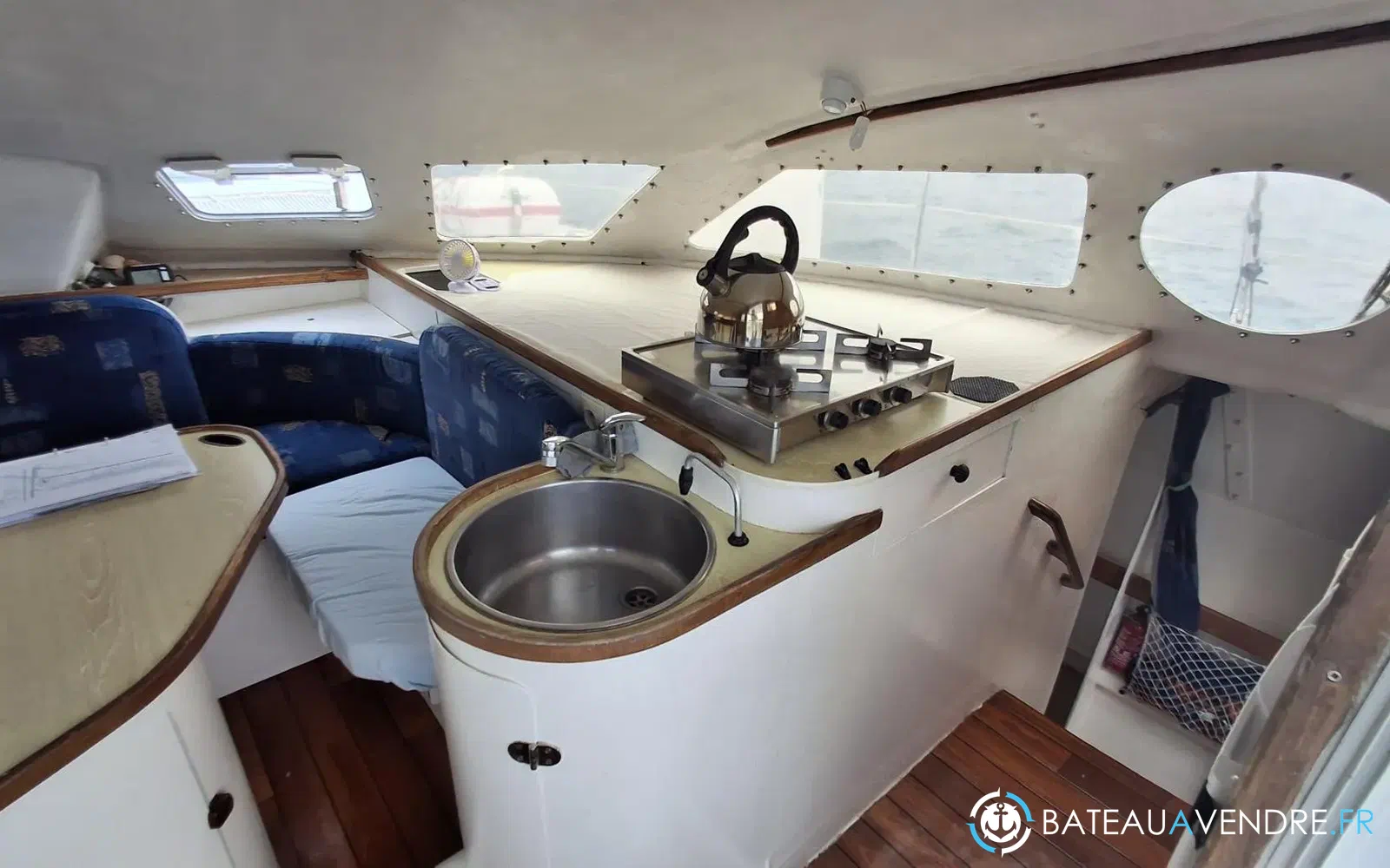 slider 18 Outremer 38