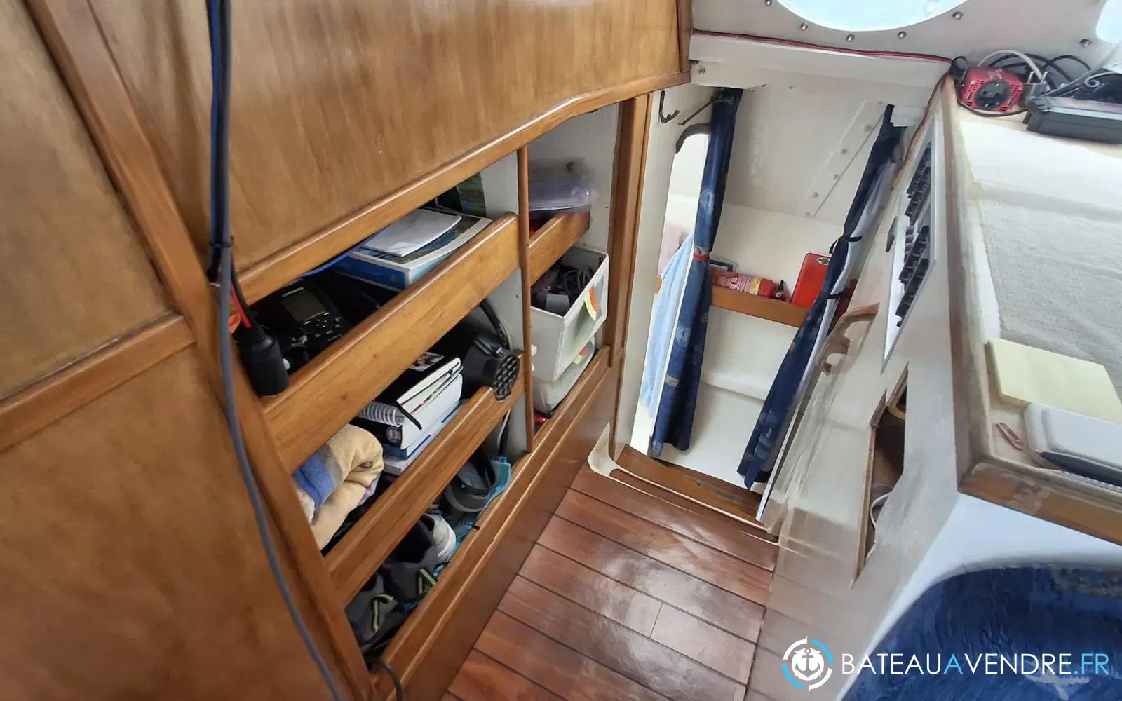 slider 28 Outremer 38