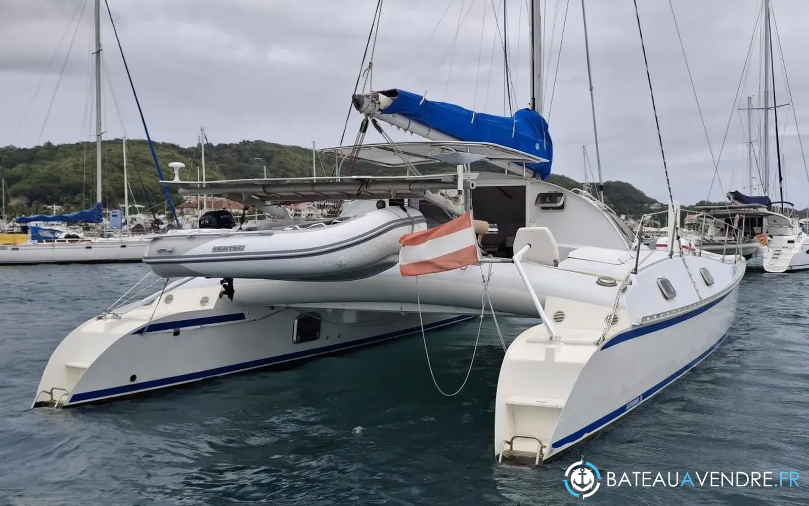 slider 1 Outremer 38