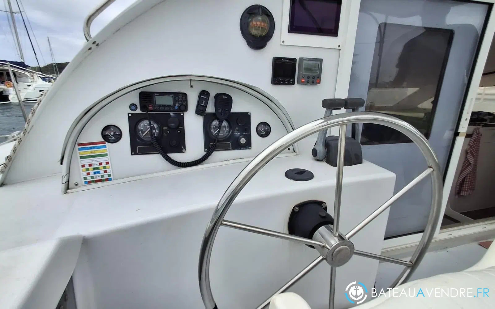 slider 4 Outremer 38