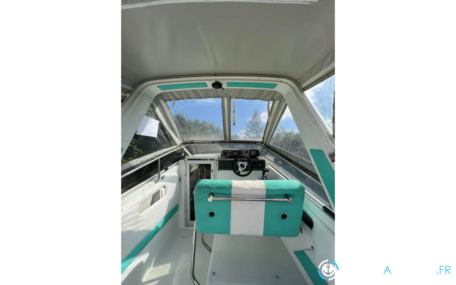 slider 1 Jeanneau Leader 750 Performance