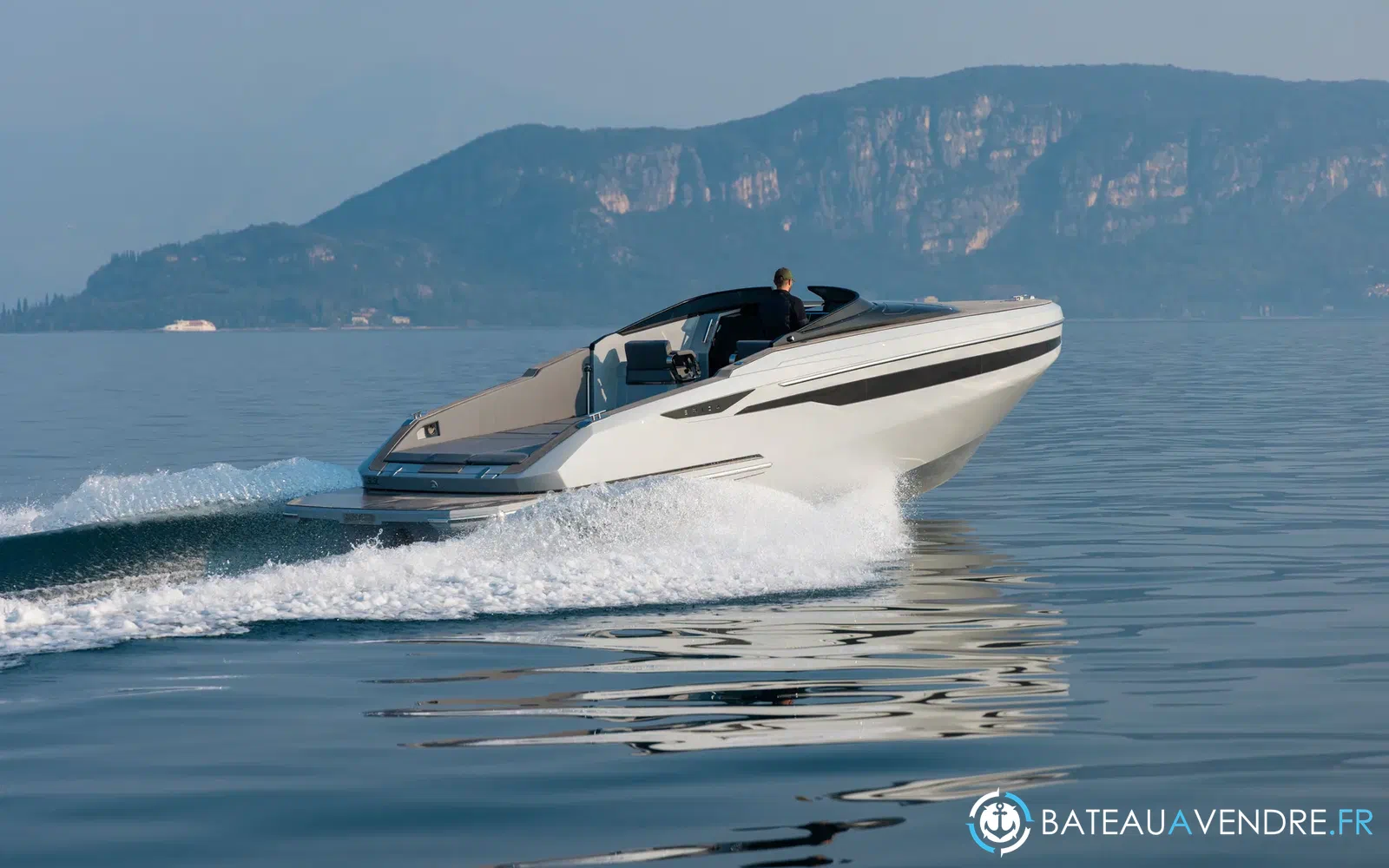 slider 2 Epica Yachts 33