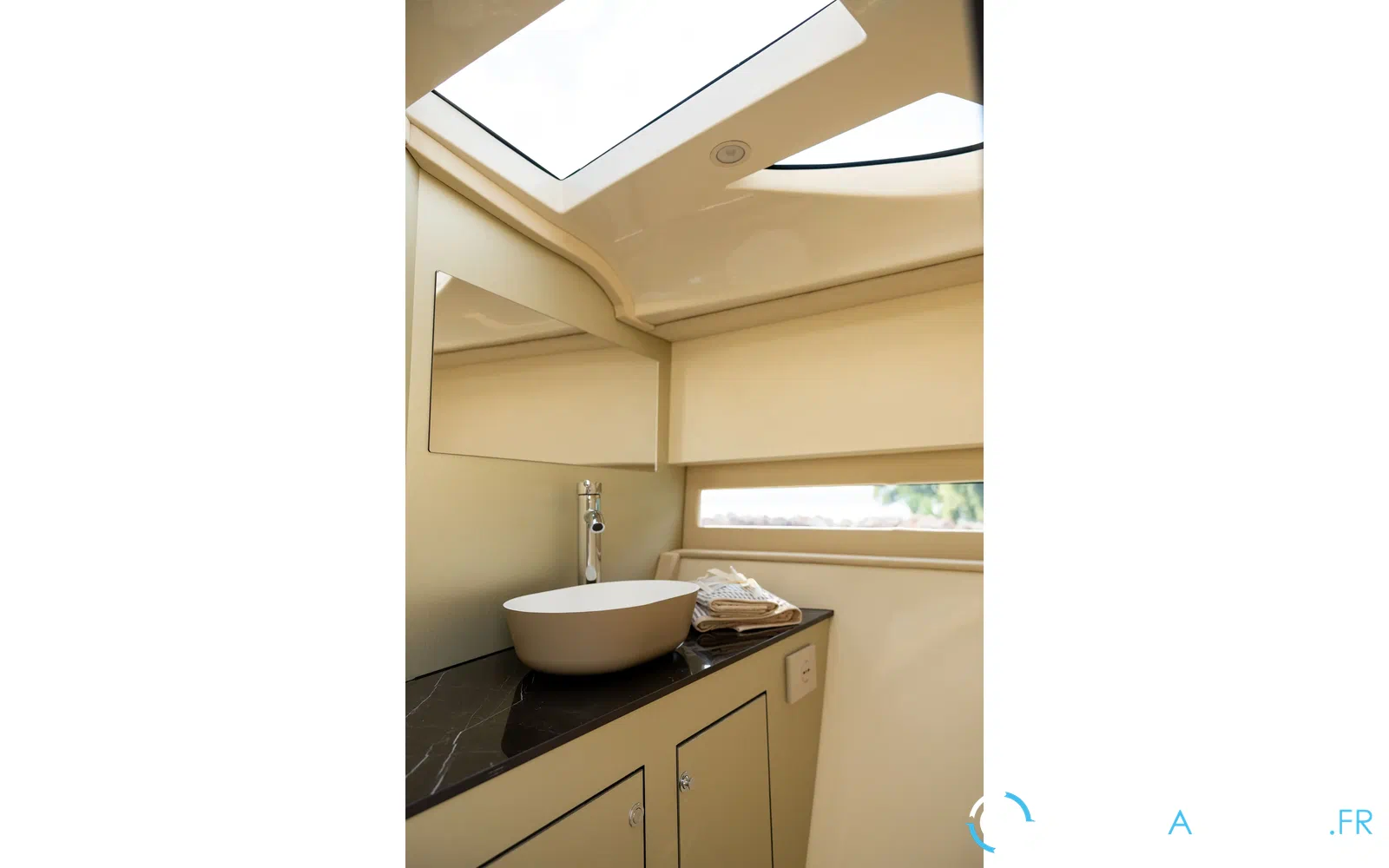 slider 9 Epica Yachts 33