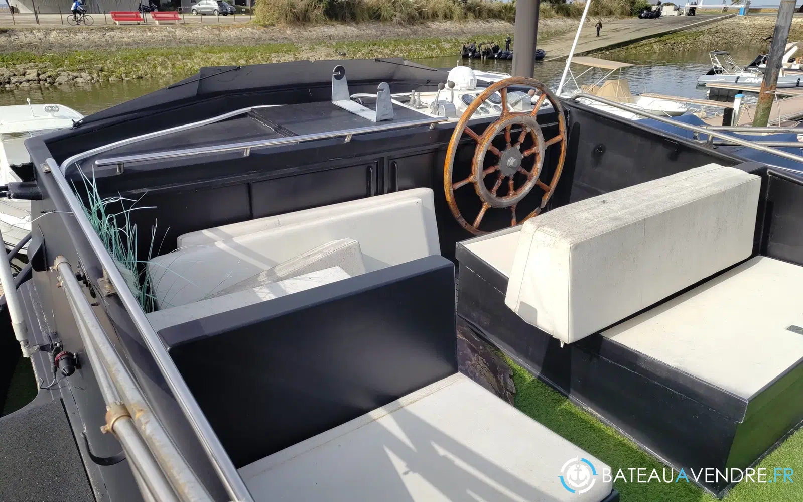 slider 14 Grand Banks 42 Europa