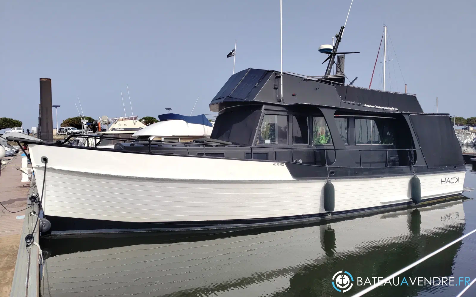 slider 0 Grand Banks 42 Europa