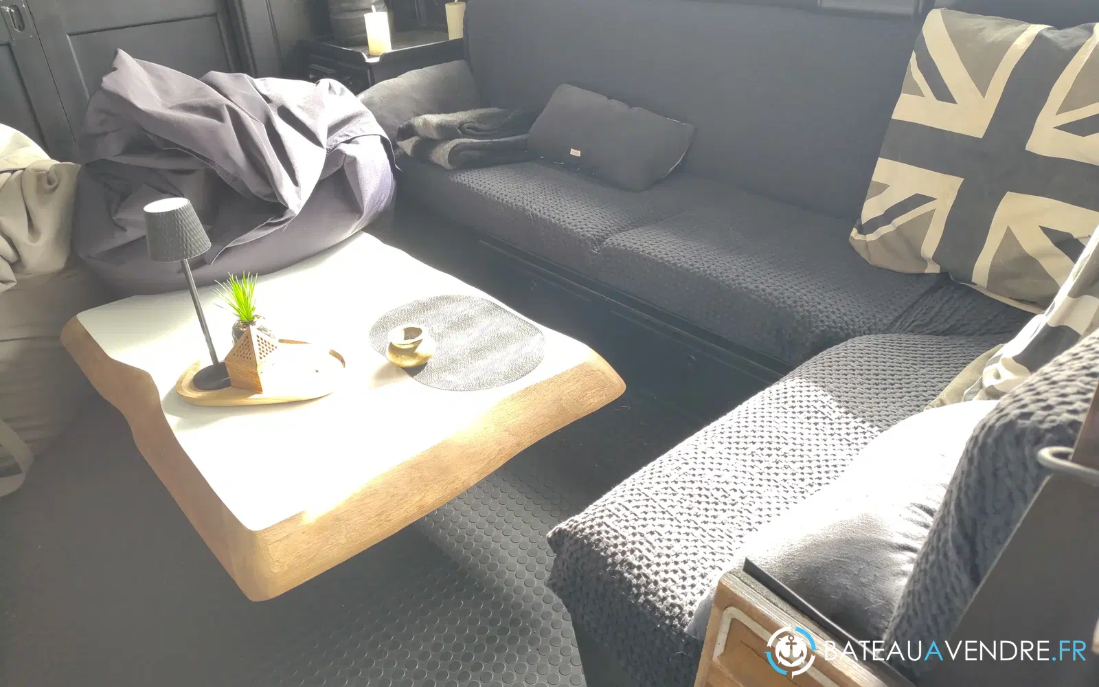 slider 21 Grand Banks 42 Europa
