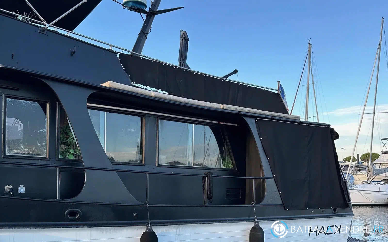slider 10 Grand Banks 42 Europa