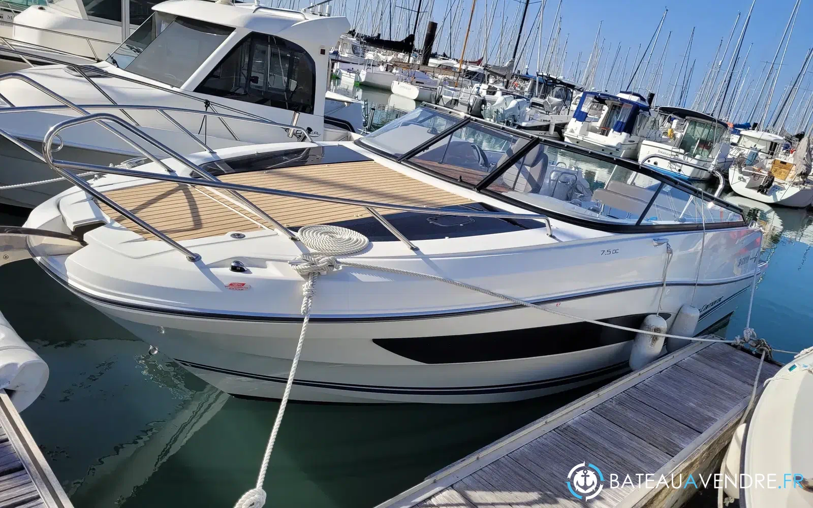 slider 0 Jeanneau Cap Camarat 7.5 DC Serie 2