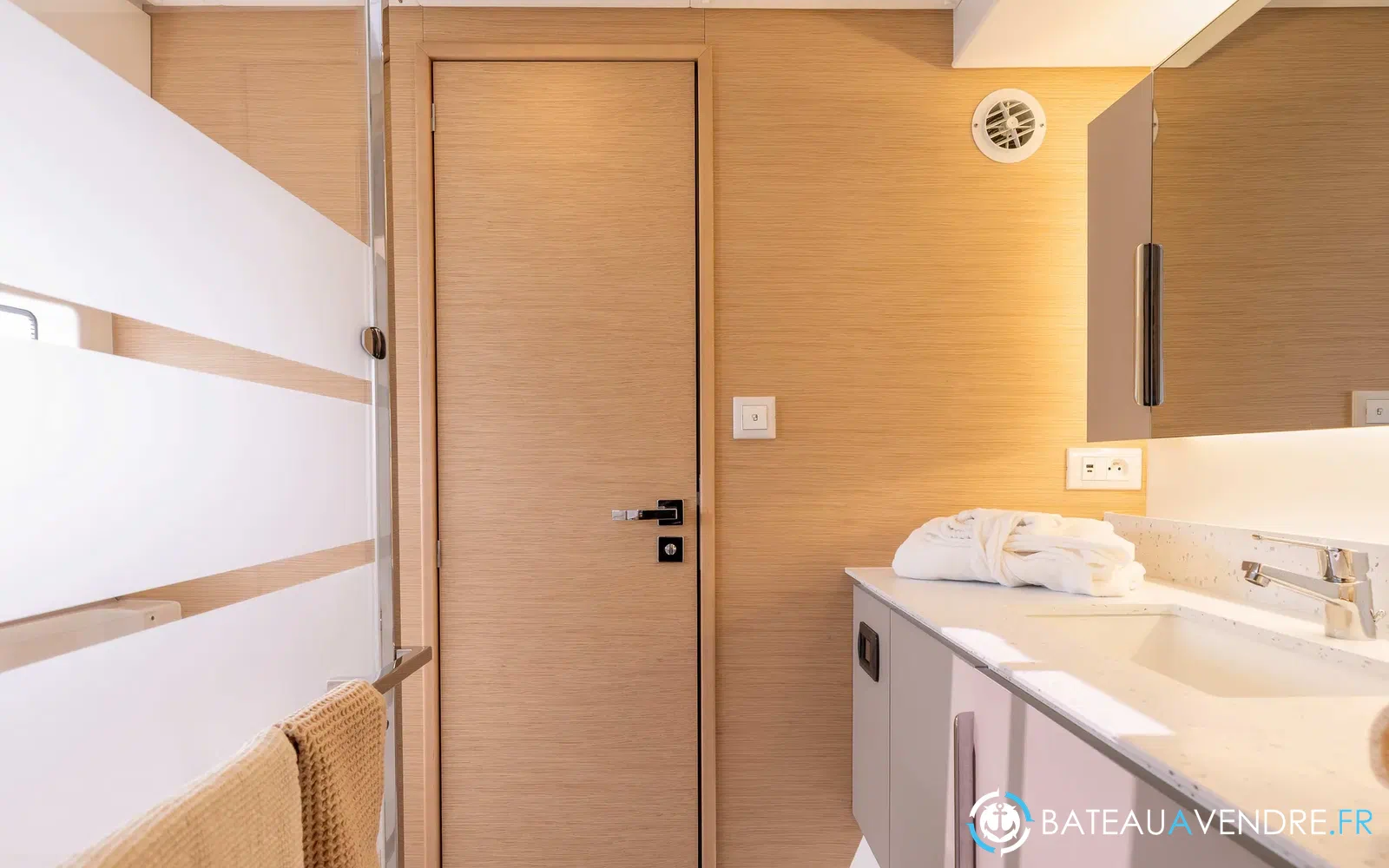 slider 23 Fountaine Pajot FP 41