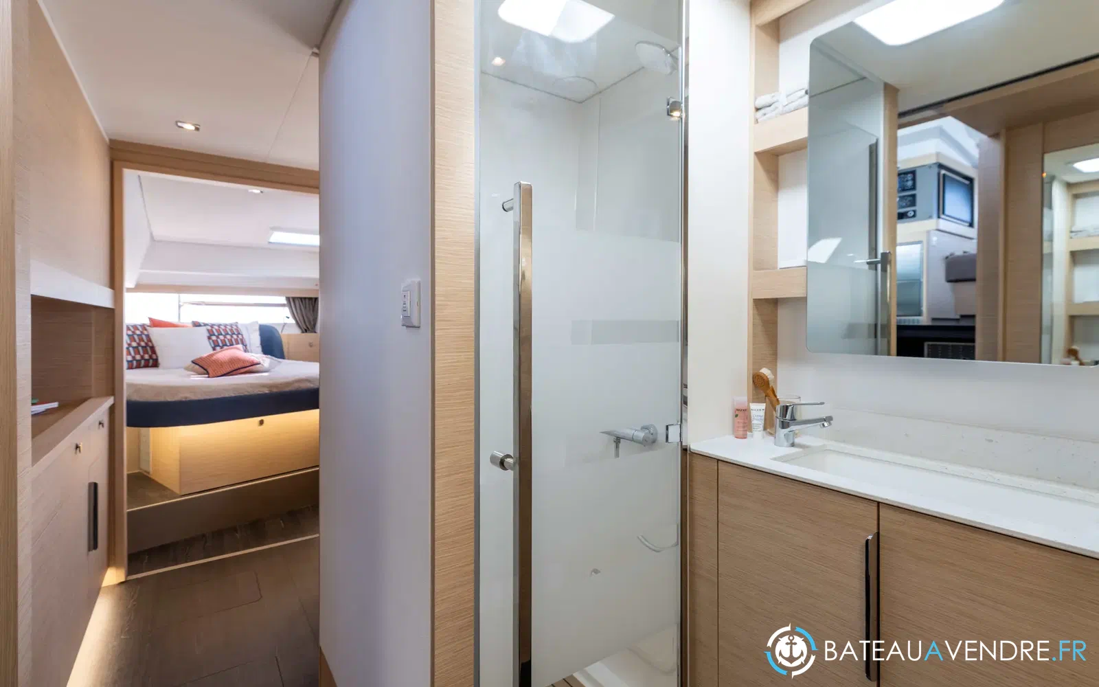 slider 21 Fountaine Pajot FP 44