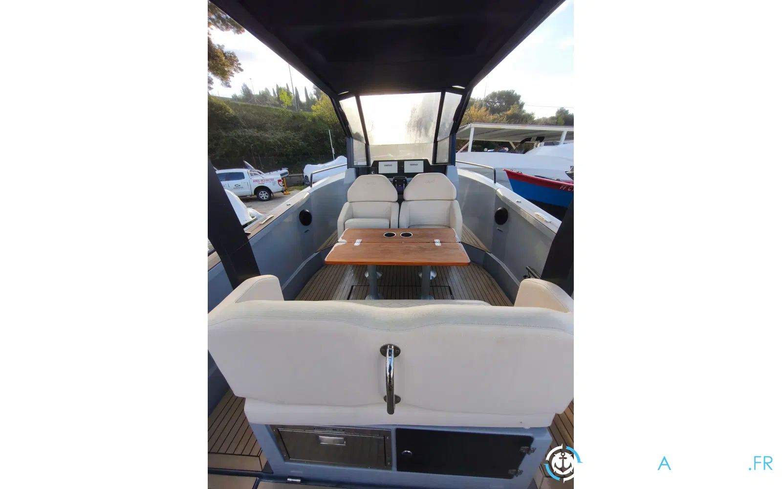 slider 9 Rand Boats Roamer 29