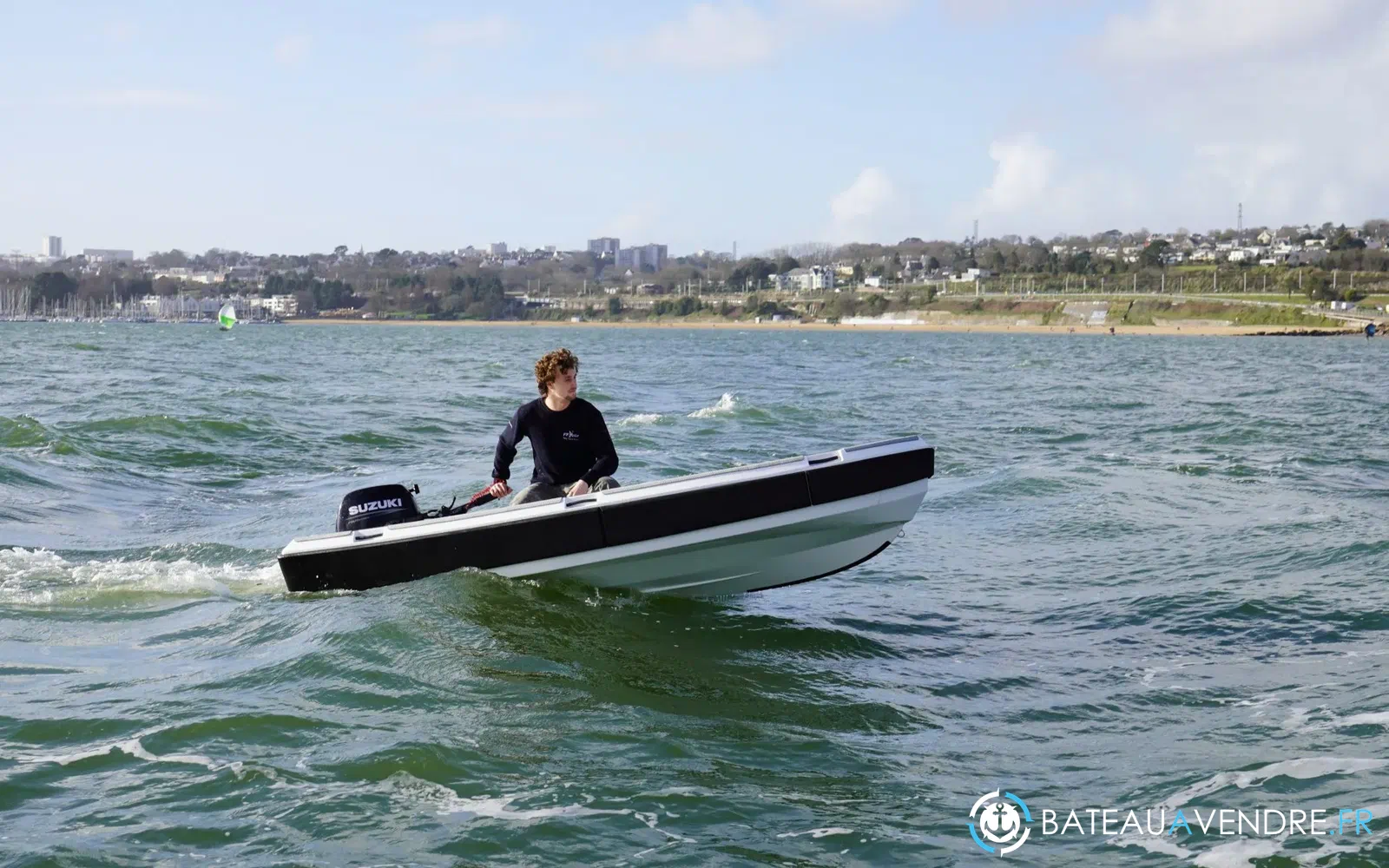 slider 1 3D Tender REEF CARBONE 250
